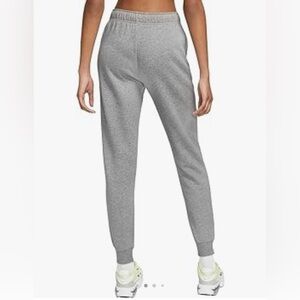 New NIKE sweatpants for woman